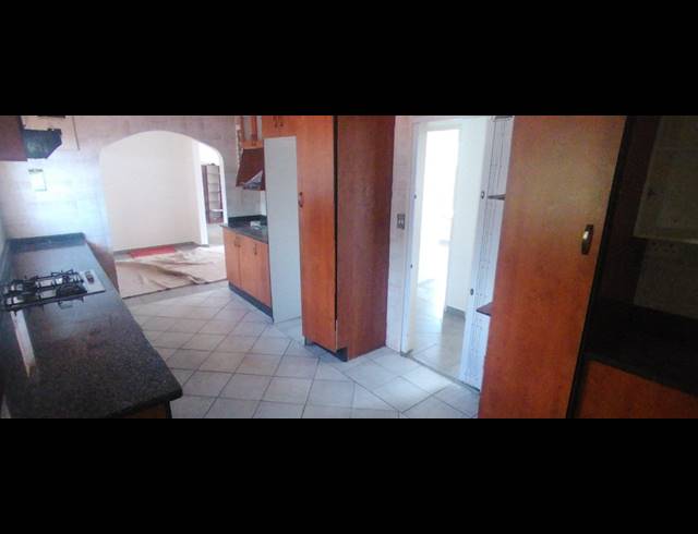 3 BEDROOM FREEHOLD FOR SALE IN RIDGEWAY